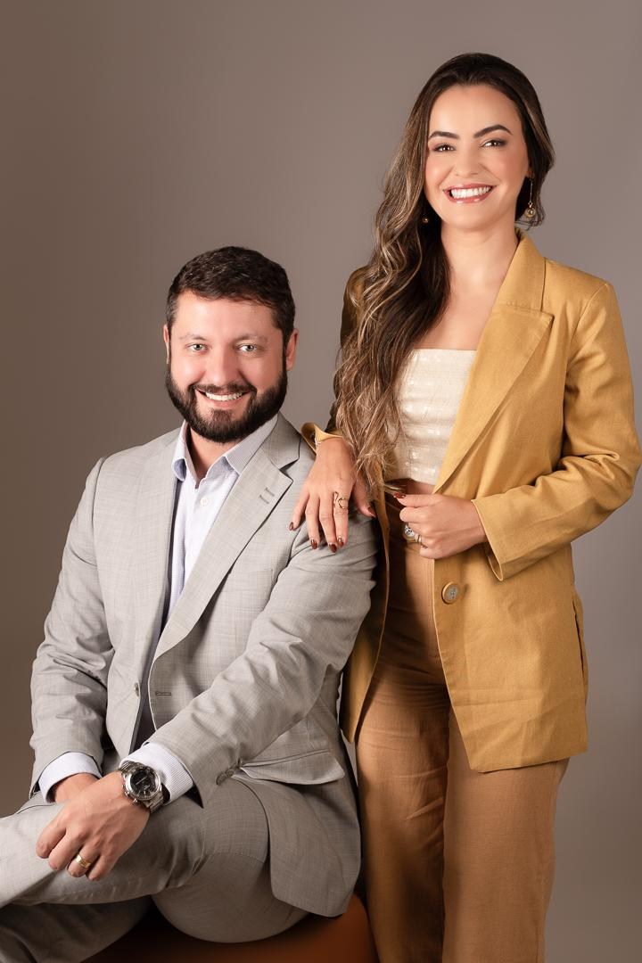 Dr. Leonardo e Dra. Samara, Clínica Capillum
